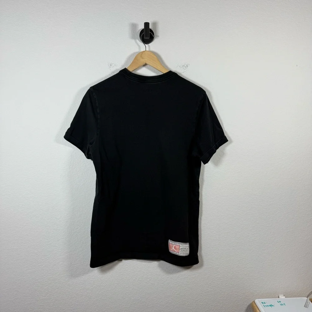 Jordan Men’s Flight Essentials Rings Crewneck Tee Black Size M